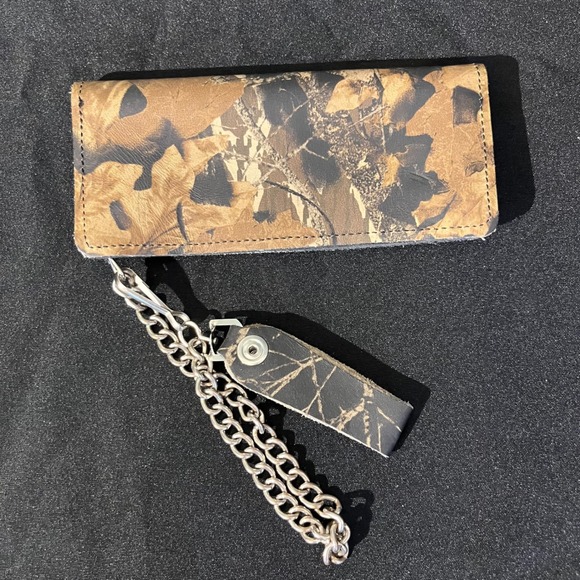 CTM Genuine Leather Camo Biker Chain Wallet Mens Woodland Camouflage Wallet - Picture 2 of 6